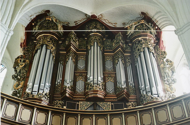 [�glise St. Wiahldi, Stade]